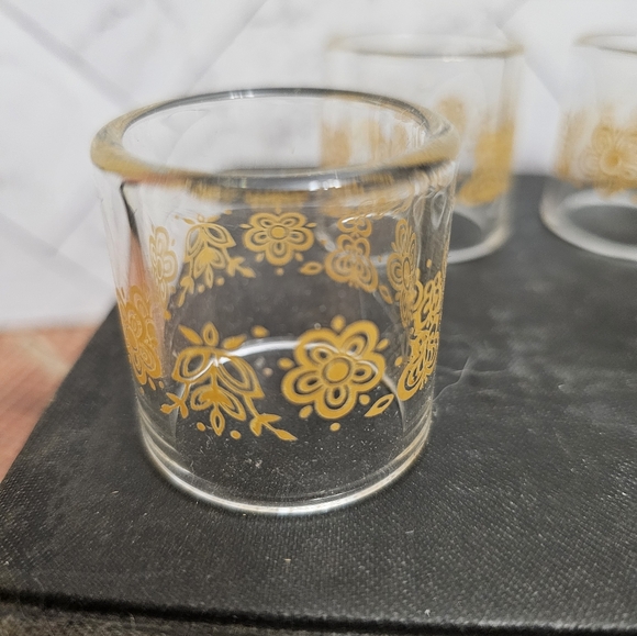 Vintage Pyrex napkin rings - Picture 6 of 6